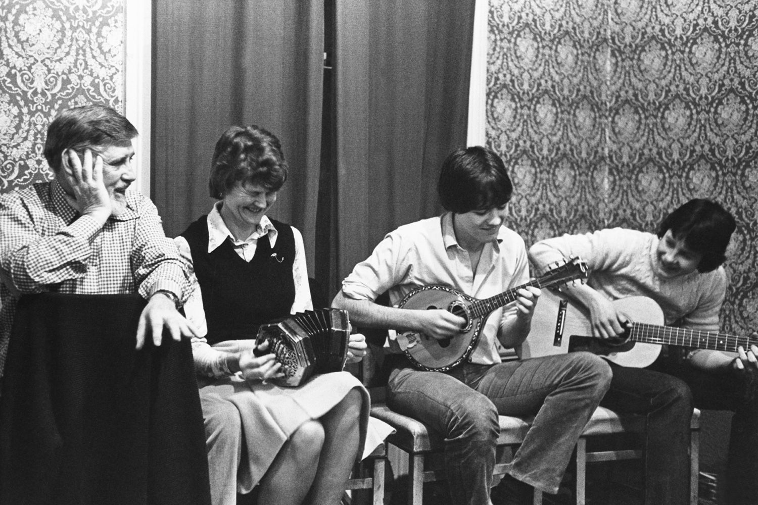 Ewan with Peggy Seeger, Neill MacColl & Calum MacColl at The Singers Club, London 1980.